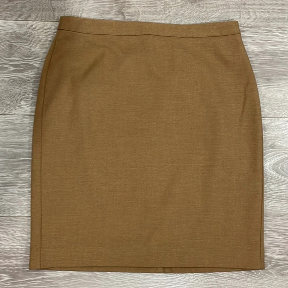 NWOT Banana Republic Tailored Pencil Skirt Camel 6P - Picture 3 of 12